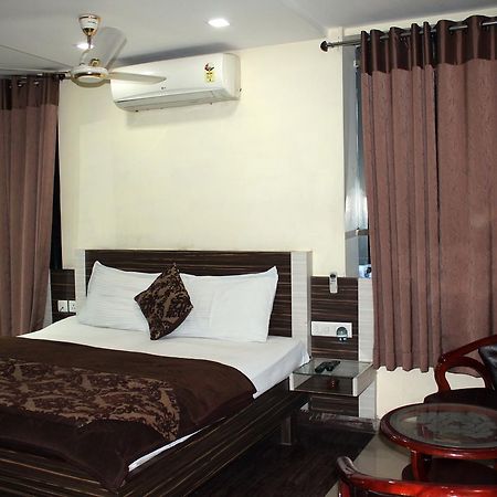 Hotel Swayam Jabalpur Eksteriør bilde