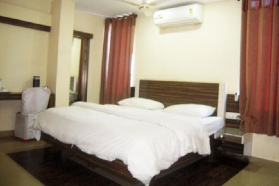 Hotel Swayam Jabalpur Rom bilde